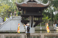 “One-pillar pagoda”