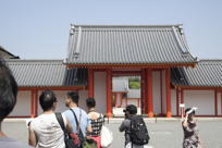 Outside, looking in at the Palace precinct