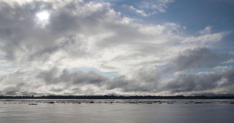 spectacular sky with gray clouds