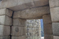 mortarless masonry showing gaps